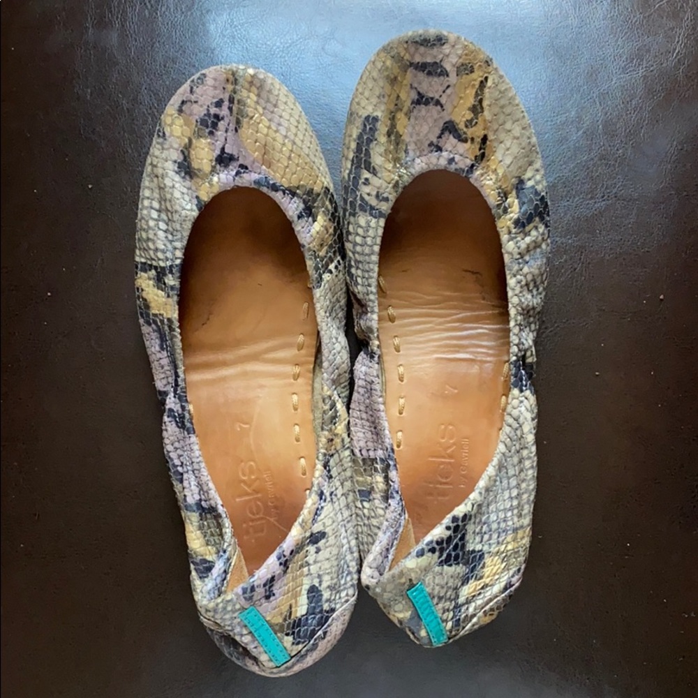 Lavender snake tieks size 7